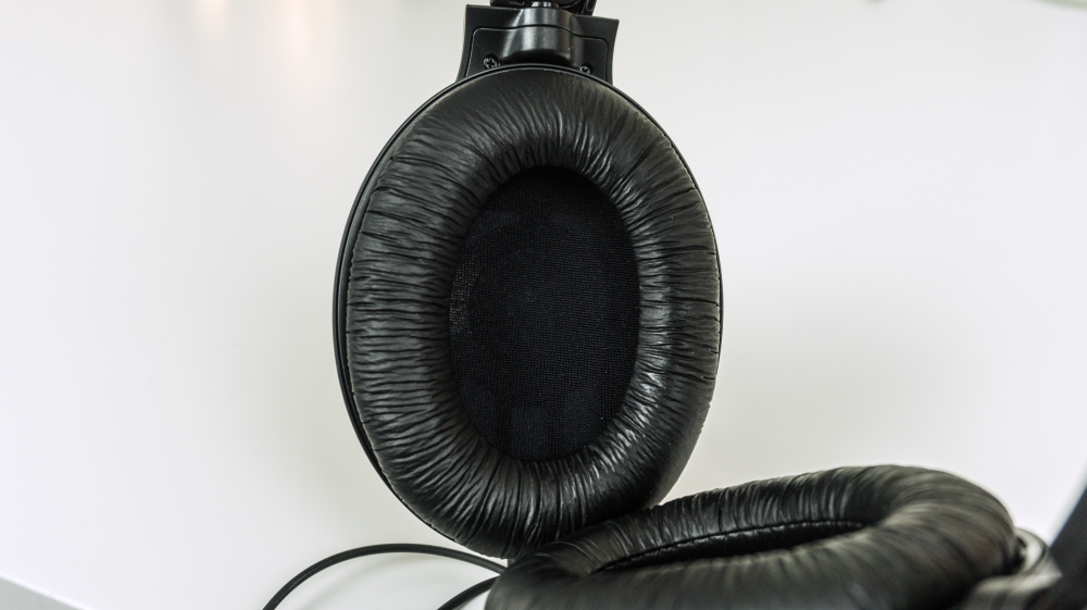 Review: Sennheiser HD 206 Closed-Back Headphones